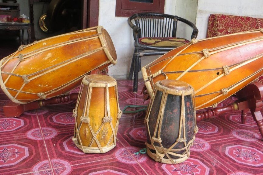 Jenis-Jenis Alat Musik Membranofon dan Cara Memainkannya
